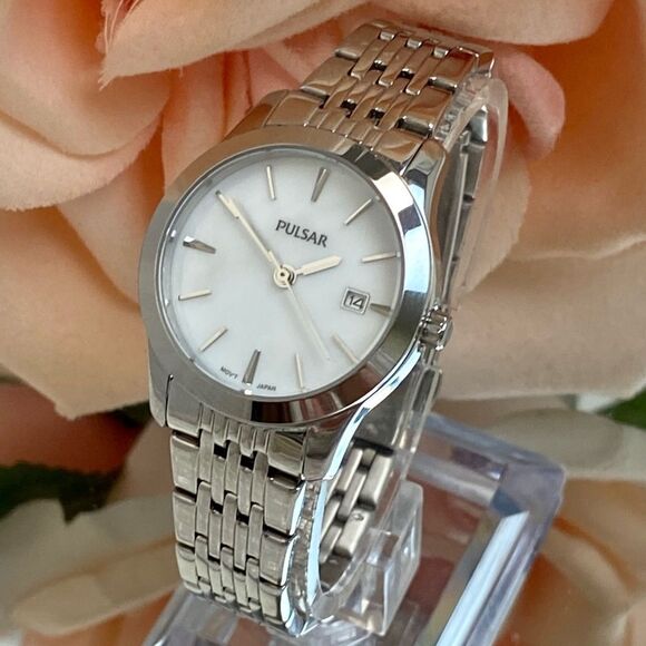 Pulsar by Seiko Classic Ladies Mother of Pearl Dial Watch - Picture 3 of 14